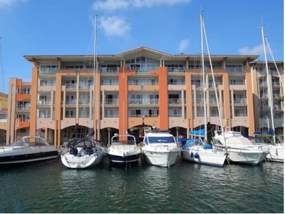Port Frejus Cap Hermes Vue Mer Et Port Pieds Dans L'Eau Piscine Pkg Exteriör bild